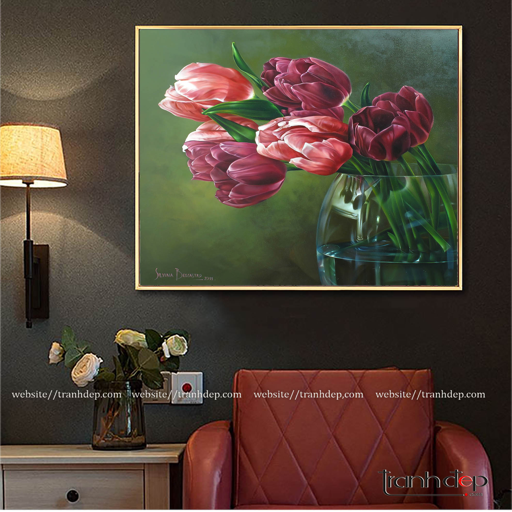 Tranh hoa tulip treo phòng đọc sách